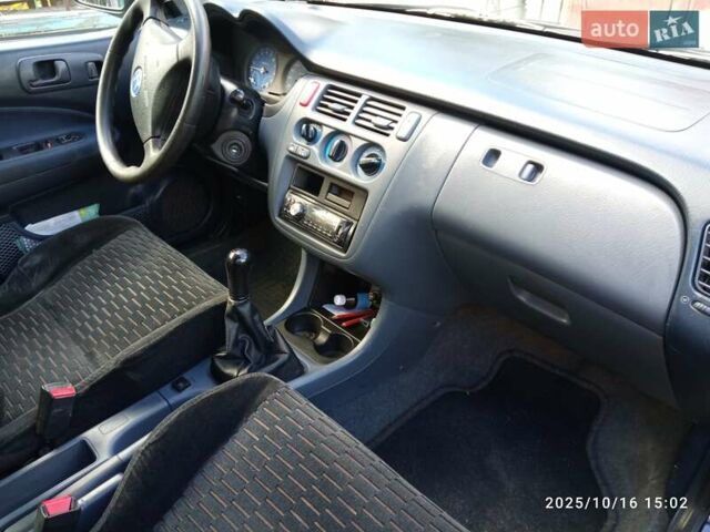 Черный Хонда ХРВ, объемом двигателя 1.6 л и пробегом 391 тыс. км за 3200 $, фото 13 на Automoto.ua