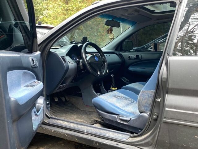 Черный Хонда ХРВ, объемом двигателя 1.6 л и пробегом 240 тыс. км за 2900 $, фото 6 на Automoto.ua