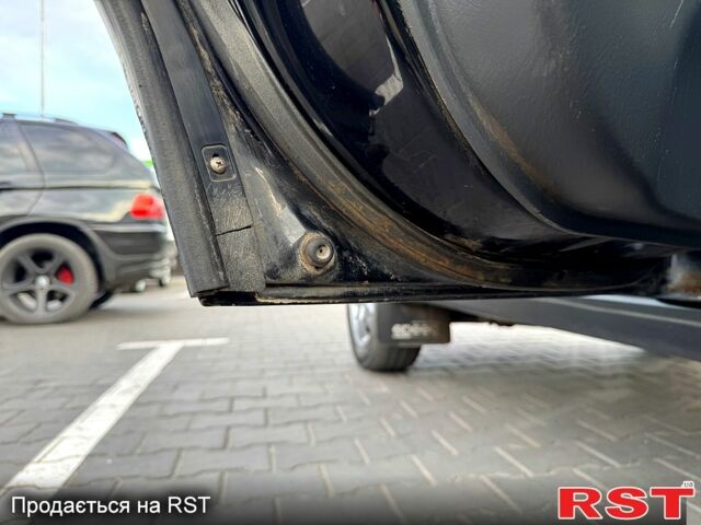 Черный Хонда ХРВ, объемом двигателя 1.6 л и пробегом 300 тыс. км за 5500 $, фото 9 на Automoto.ua