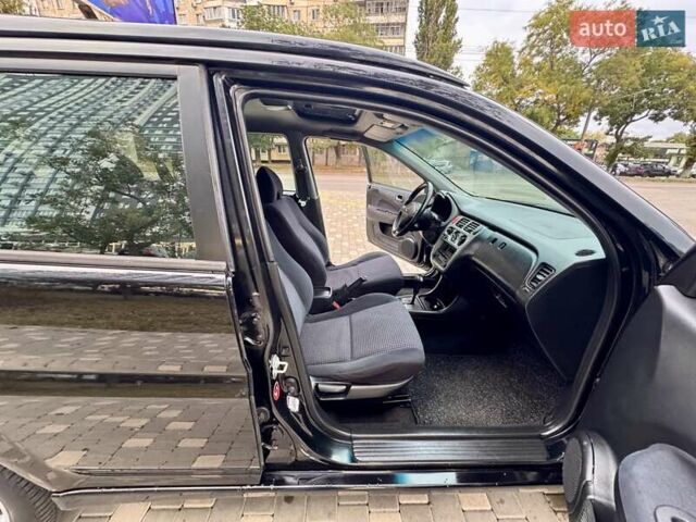 Черный Хонда ХРВ, объемом двигателя 1.6 л и пробегом 289 тыс. км за 6400 $, фото 47 на Automoto.ua