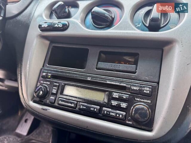 Черный Хонда ХРВ, объемом двигателя 1.6 л и пробегом 289 тыс. км за 6400 $, фото 48 на Automoto.ua