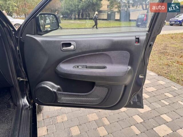 Черный Хонда ХРВ, объемом двигателя 1.6 л и пробегом 289 тыс. км за 6400 $, фото 44 на Automoto.ua