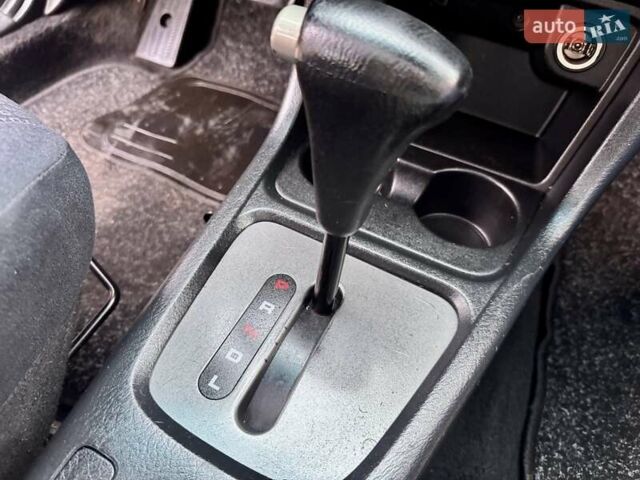 Черный Хонда ХРВ, объемом двигателя 1.6 л и пробегом 289 тыс. км за 6400 $, фото 49 на Automoto.ua