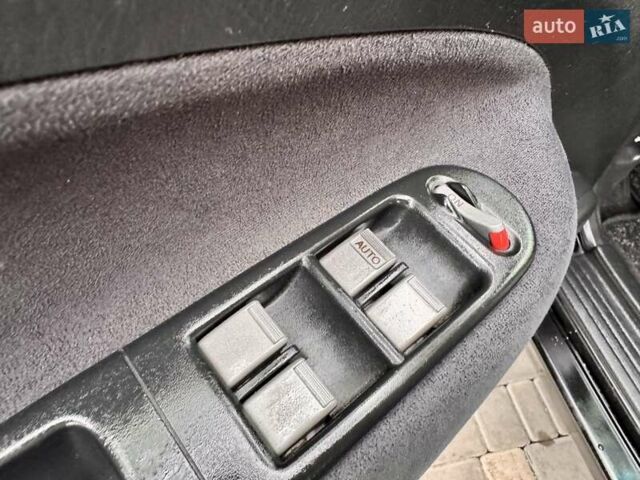 Черный Хонда ХРВ, объемом двигателя 1.6 л и пробегом 289 тыс. км за 6400 $, фото 32 на Automoto.ua