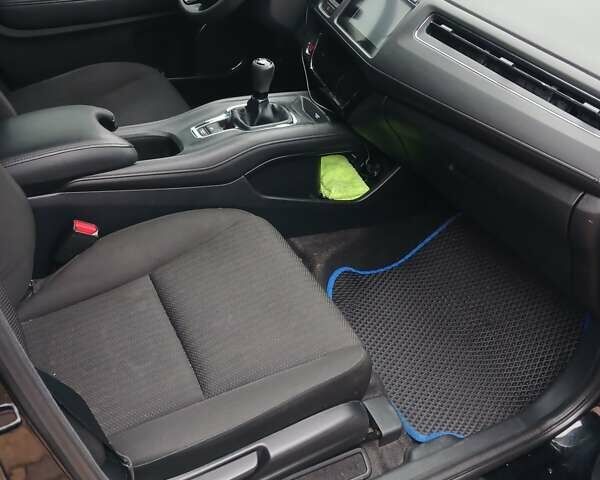 Черный Хонда ХРВ, объемом двигателя 1.8 л и пробегом 105 тыс. км за 14000 $, фото 5 на Automoto.ua