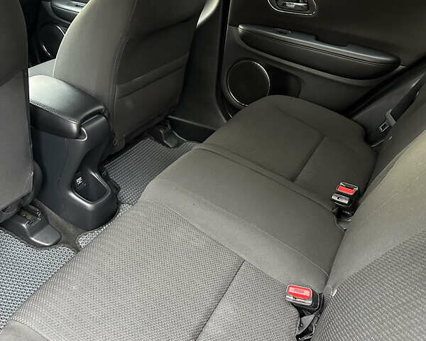 Черный Хонда ХРВ, объемом двигателя 1.8 л и пробегом 175 тыс. км за 14000 $, фото 25 на Automoto.ua