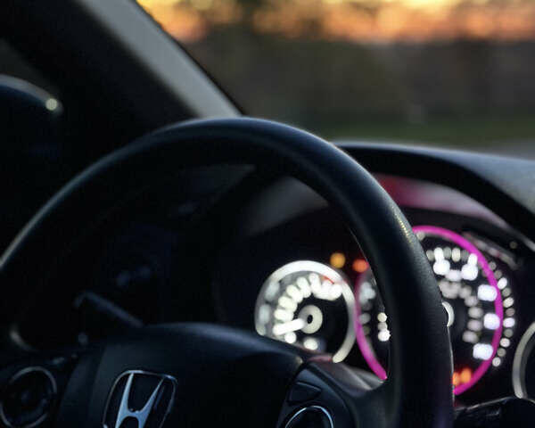 Черный Хонда ХРВ, объемом двигателя 1.8 л и пробегом 175 тыс. км за 14000 $, фото 20 на Automoto.ua