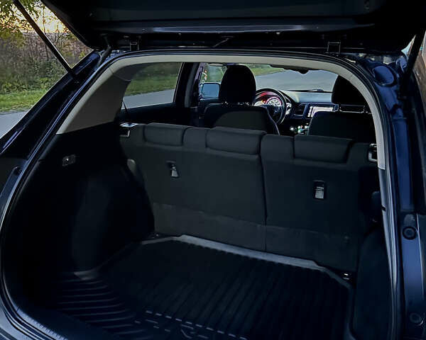 Черный Хонда ХРВ, объемом двигателя 1.8 л и пробегом 175 тыс. км за 14000 $, фото 17 на Automoto.ua