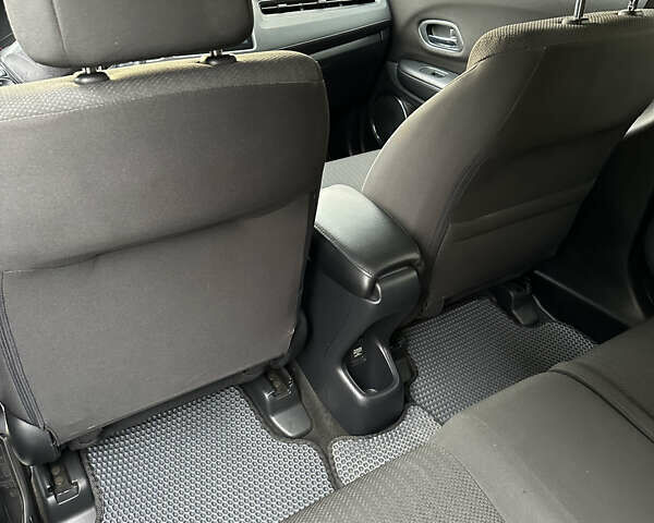 Черный Хонда ХРВ, объемом двигателя 1.8 л и пробегом 175 тыс. км за 14000 $, фото 26 на Automoto.ua