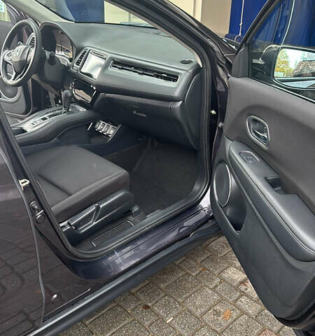 Черный Хонда ХРВ, объемом двигателя 1.8 л и пробегом 200 тыс. км за 14700 $, фото 6 на Automoto.ua