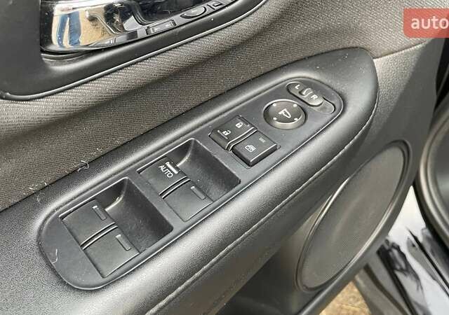 Черный Хонда ХРВ, объемом двигателя 1.8 л и пробегом 86 тыс. км за 16990 $, фото 12 на Automoto.ua