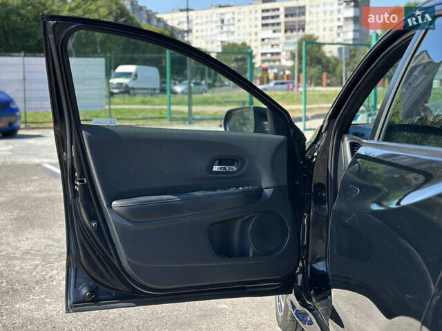 Черный Хонда ХРВ, объемом двигателя 1.8 л и пробегом 94 тыс. км за 16999 $, фото 28 на Automoto.ua