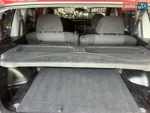 Красный Хонда ХРВ, объемом двигателя 1.6 л и пробегом 206 тыс. км за 4400 $, фото 7 на Automoto.ua