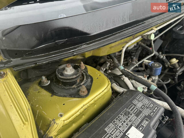 Желтый Хонда ХРВ, объемом двигателя 1.59 л и пробегом 217 тыс. км за 4500 $, фото 32 на Automoto.ua