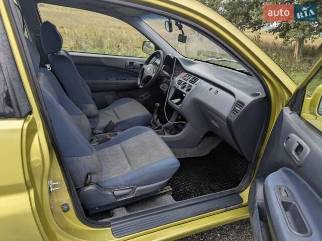 Желтый Хонда ХРВ, объемом двигателя 1.59 л и пробегом 335 тыс. км за 3000 $, фото 7 на Automoto.ua