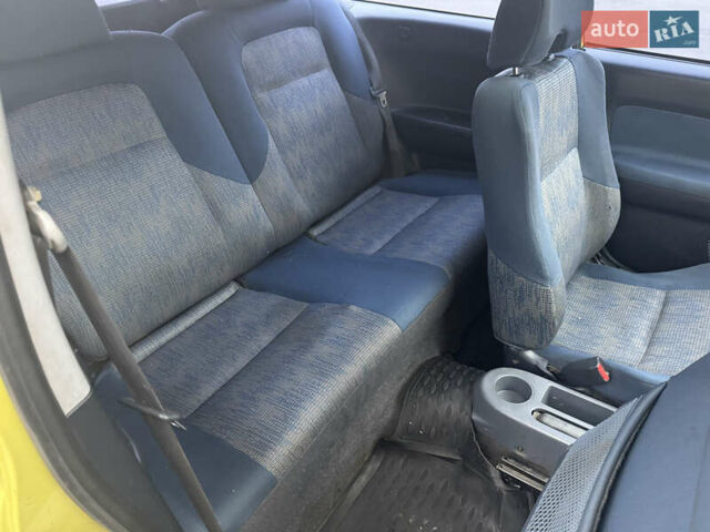 Желтый Хонда ХРВ, объемом двигателя 1.59 л и пробегом 217 тыс. км за 4500 $, фото 27 на Automoto.ua