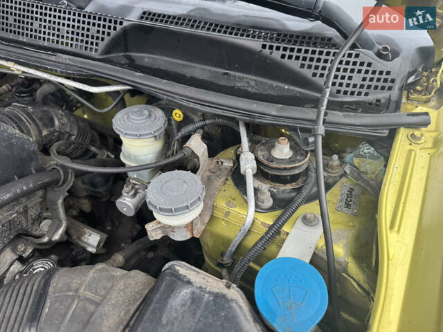 Желтый Хонда ХРВ, объемом двигателя 1.59 л и пробегом 217 тыс. км за 4500 $, фото 33 на Automoto.ua