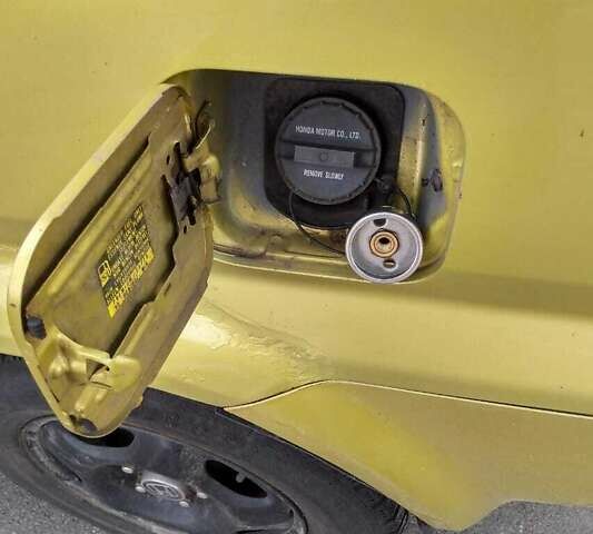 Жовтий Хонда ХРВ, об'ємом двигуна 1.6 л та пробігом 300 тис. км за 3999 $, фото 4 на Automoto.ua