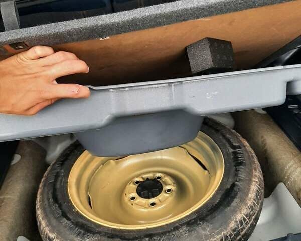 Серый Хонда ХРВ, объемом двигателя 1.6 л и пробегом 210 тыс. км за 6000 $, фото 7 на Automoto.ua