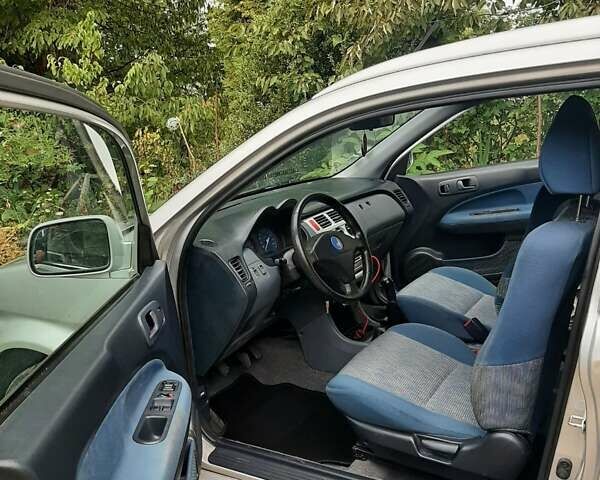 Серый Хонда ХРВ, объемом двигателя 1.6 л и пробегом 210 тыс. км за 6000 $, фото 13 на Automoto.ua