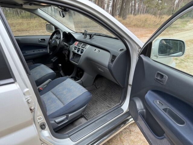 Серый Хонда ХРВ, объемом двигателя 1.6 л и пробегом 225 тыс. км за 4950 $, фото 10 на Automoto.ua