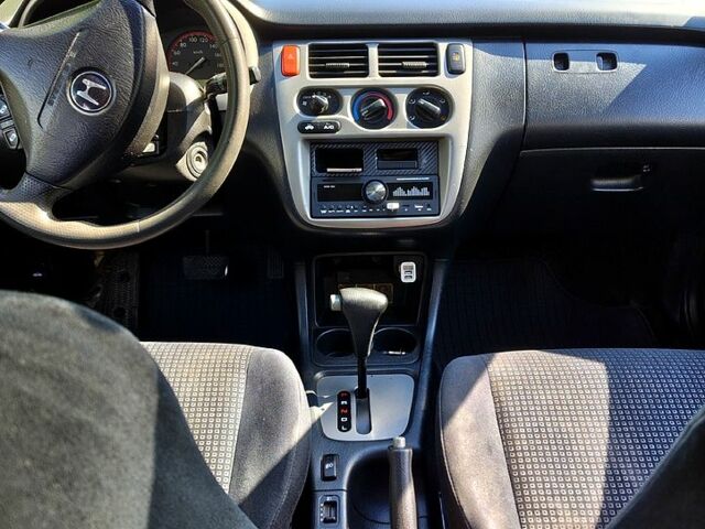 Серый Хонда ХРВ, объемом двигателя 1.6 л и пробегом 306 тыс. км за 5200 $, фото 3 на Automoto.ua