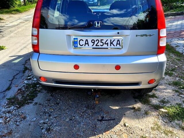 Серый Хонда ХРВ, объемом двигателя 1.6 л и пробегом 306 тыс. км за 5200 $, фото 1 на Automoto.ua