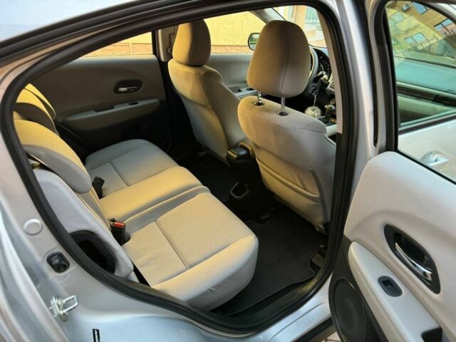 Серый Хонда ХРВ, объемом двигателя 1.8 л и пробегом 99 тыс. км за 13900 $, фото 5 на Automoto.ua