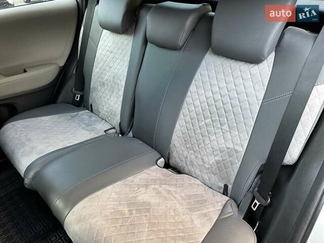Серый Хонда ХРВ, объемом двигателя 1.8 л и пробегом 135 тыс. км за 12500 $, фото 35 на Automoto.ua