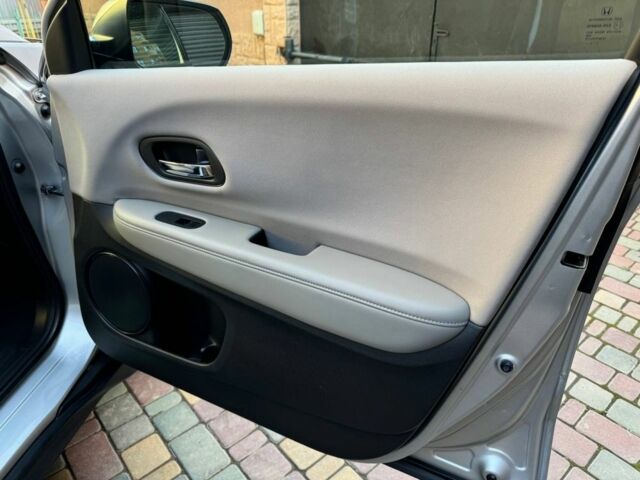 Серый Хонда ХРВ, объемом двигателя 1.8 л и пробегом 99 тыс. км за 13900 $, фото 7 на Automoto.ua