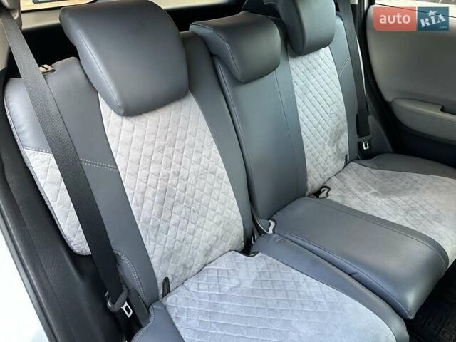 Сірий Хонда ХРВ, об'ємом двигуна 1.8 л та пробігом 135 тис. км за 12200 $, фото 37 на Automoto.ua