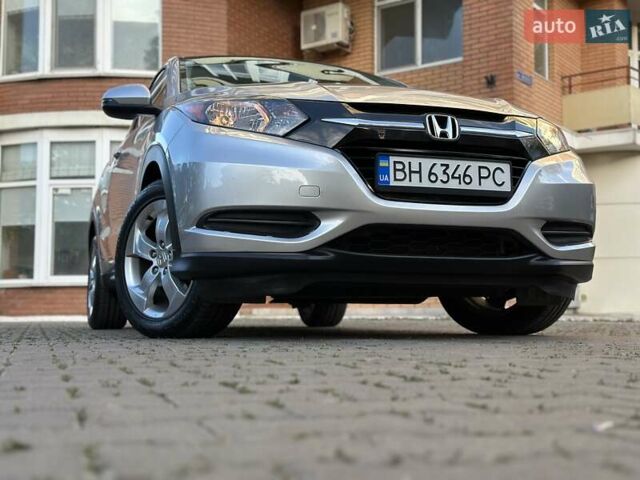 Серый Хонда ХРВ, объемом двигателя 1.8 л и пробегом 135 тыс. км за 12500 $, фото 4 на Automoto.ua