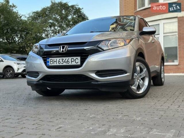 Серый Хонда ХРВ, объемом двигателя 1.8 л и пробегом 135 тыс. км за 12500 $, фото 1 на Automoto.ua