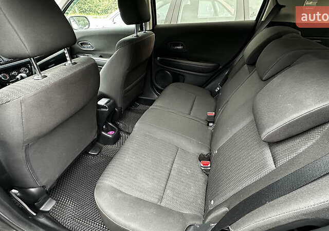 Серый Хонда ХРВ, объемом двигателя 1.8 л и пробегом 190 тыс. км за 15500 $, фото 9 на Automoto.ua