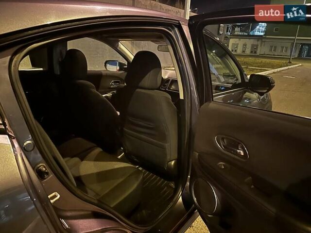 Серый Хонда ХРВ, объемом двигателя 1.8 л и пробегом 135 тыс. км за 14700 $, фото 4 на Automoto.ua