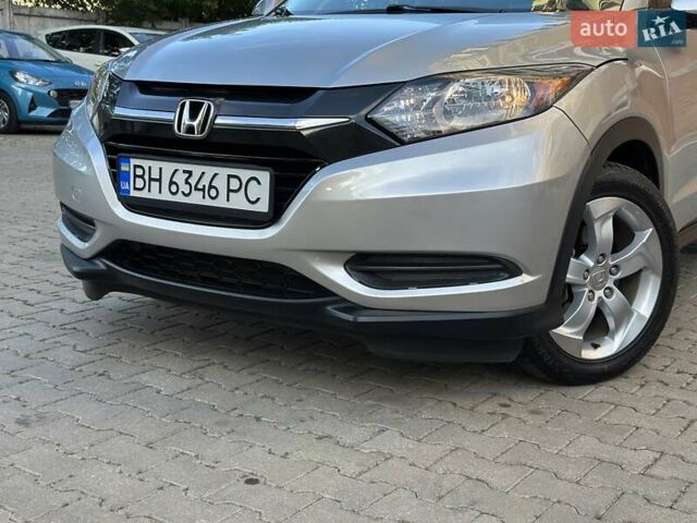 Серый Хонда ХРВ, объемом двигателя 1.8 л и пробегом 135 тыс. км за 12500 $, фото 2 на Automoto.ua