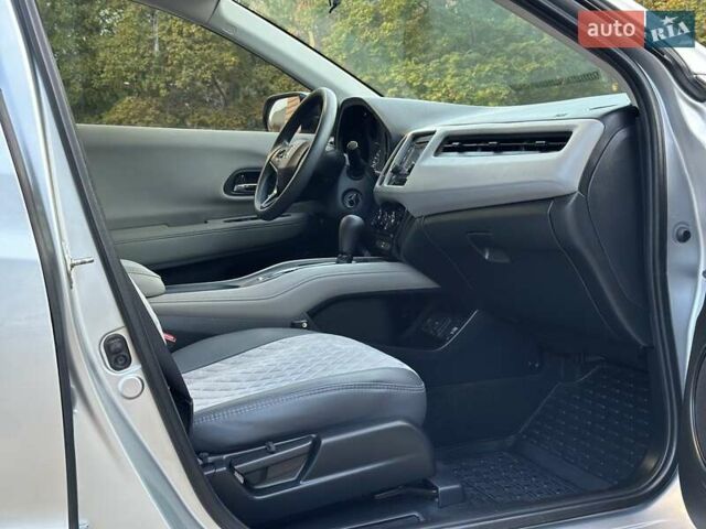 Сірий Хонда ХРВ, об'ємом двигуна 1.8 л та пробігом 135 тис. км за 12200 $, фото 23 на Automoto.ua