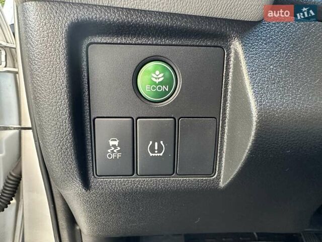 Сірий Хонда ХРВ, об'ємом двигуна 1.8 л та пробігом 135 тис. км за 12200 $, фото 33 на Automoto.ua