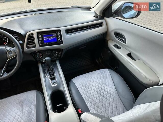 Серый Хонда ХРВ, объемом двигателя 1.8 л и пробегом 135 тыс. км за 12500 $, фото 18 на Automoto.ua