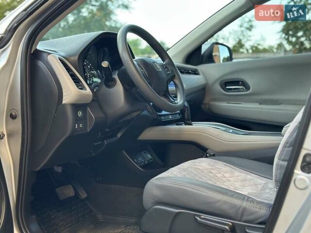 Серый Хонда ХРВ, объемом двигателя 1.8 л и пробегом 135 тыс. км за 12500 $, фото 22 на Automoto.ua