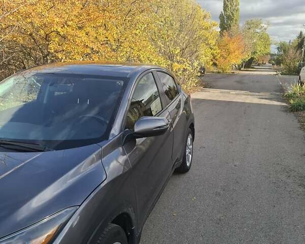 Серый Хонда ХРВ, объемом двигателя 1.8 л и пробегом 236 тыс. км за 15500 $, фото 1 на Automoto.ua