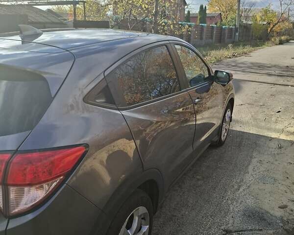 Серый Хонда ХРВ, объемом двигателя 1.8 л и пробегом 236 тыс. км за 15500 $, фото 6 на Automoto.ua