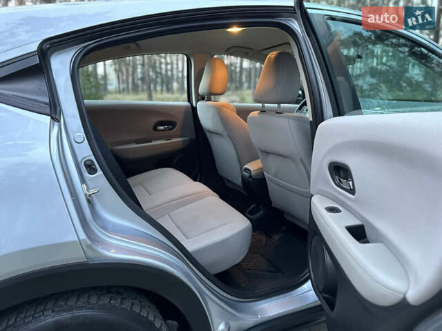 Серый Хонда ХРВ, объемом двигателя 1.8 л и пробегом 88 тыс. км за 12700 $, фото 18 на Automoto.ua