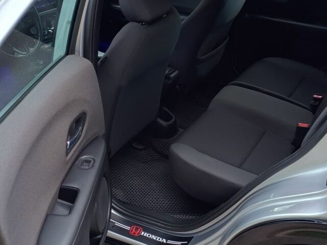 Сірий Хонда ХРВ, об'ємом двигуна 1.8 л та пробігом 40 тис. км за 17900 $, фото 1 на Automoto.ua