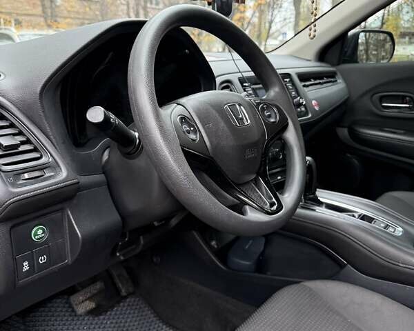 Серый Хонда ХРВ, объемом двигателя 1.8 л и пробегом 104 тыс. км за 19000 $, фото 5 на Automoto.ua