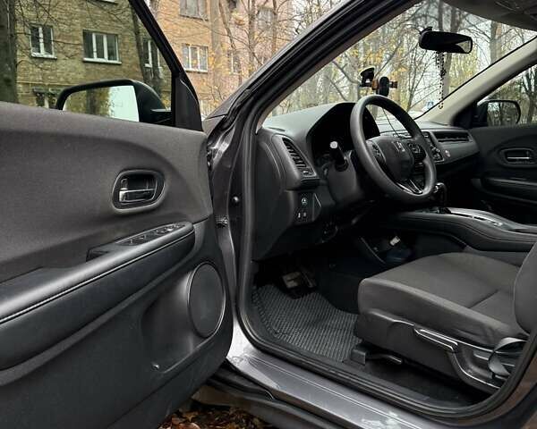 Серый Хонда ХРВ, объемом двигателя 1.8 л и пробегом 104 тыс. км за 19000 $, фото 9 на Automoto.ua