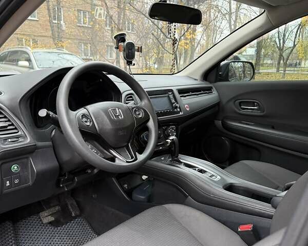 Серый Хонда ХРВ, объемом двигателя 1.8 л и пробегом 104 тыс. км за 19000 $, фото 4 на Automoto.ua