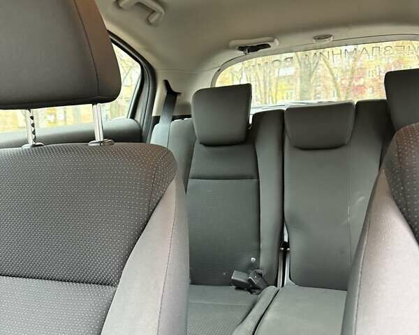 Серый Хонда ХРВ, объемом двигателя 1.8 л и пробегом 104 тыс. км за 19000 $, фото 1 на Automoto.ua