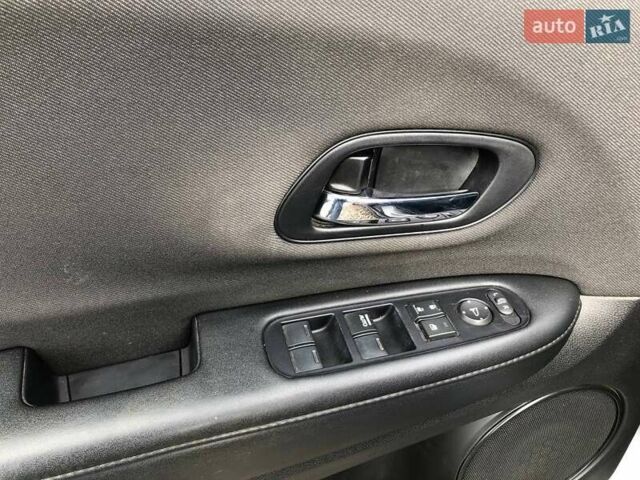 Серый Хонда ХРВ, объемом двигателя 1.8 л и пробегом 132 тыс. км за 16999 $, фото 17 на Automoto.ua