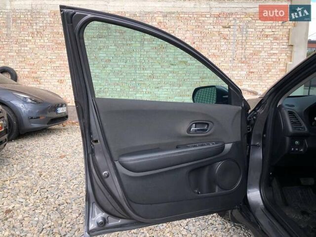 Серый Хонда ХРВ, объемом двигателя 1.8 л и пробегом 132 тыс. км за 16999 $, фото 18 на Automoto.ua